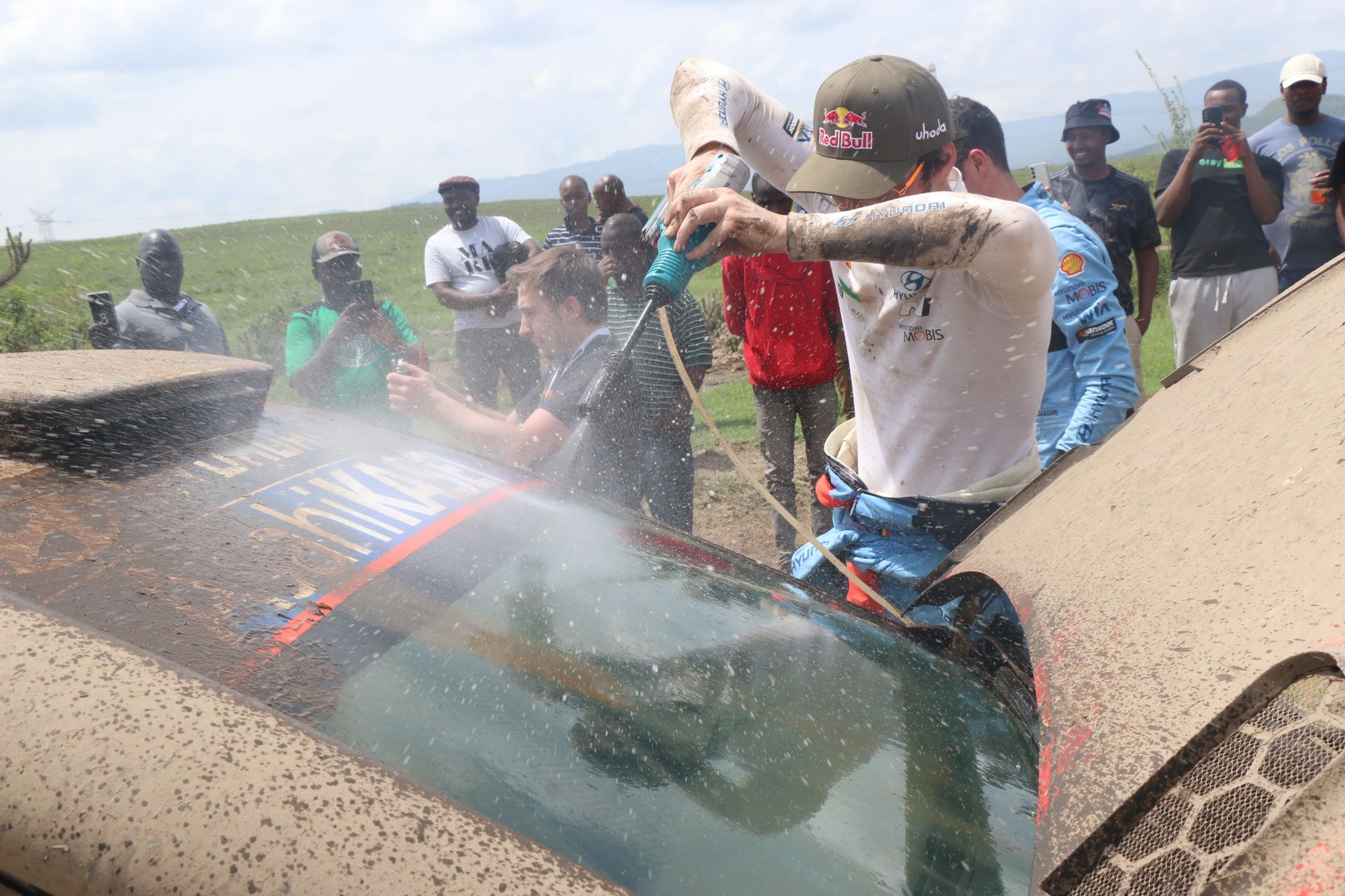 Determined drivers excite fans after improvising tactics to keep rally momentum